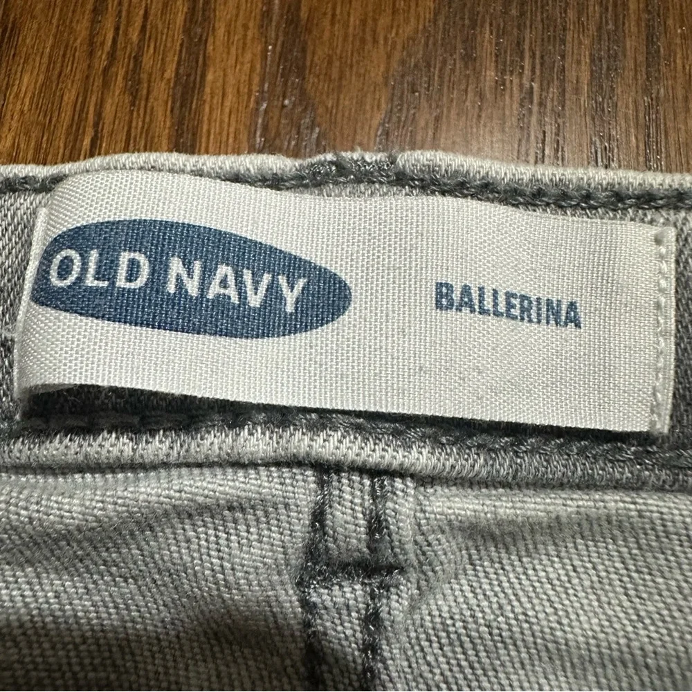 Old Navy girls / toddlers lite wash gray denim pants size 4T “Ballerina”‎ style